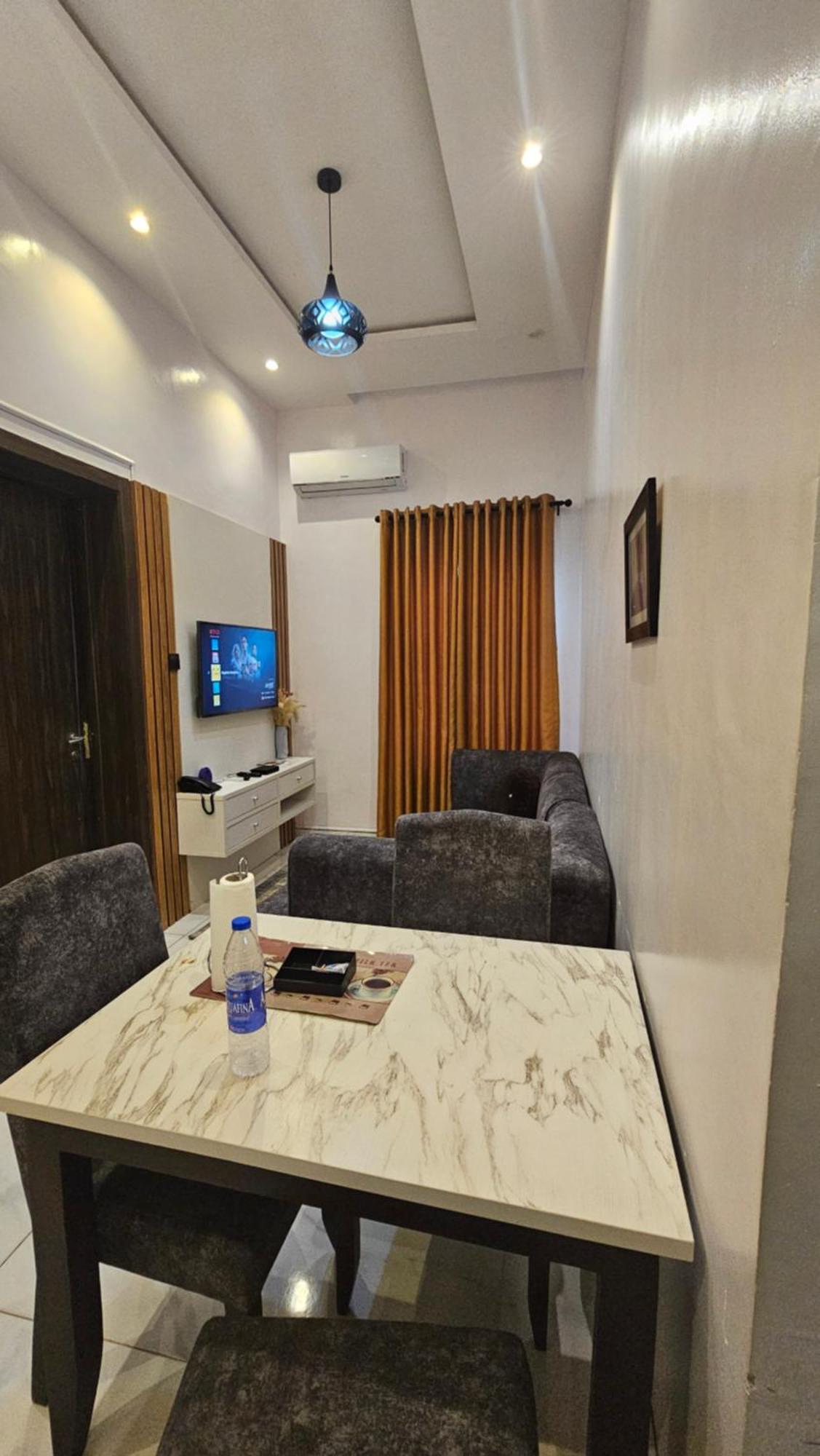 Sapphire Residences By Crystal Ikeja Exterior photo