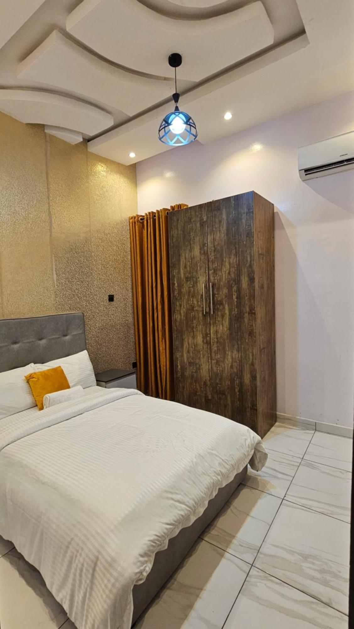 Sapphire Residences By Crystal Ikeja Exterior photo